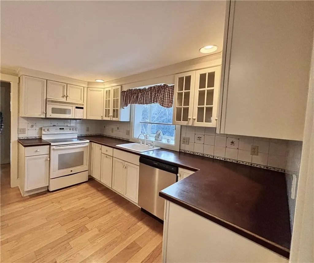 341 Spring Green Road Warwick RI 02888