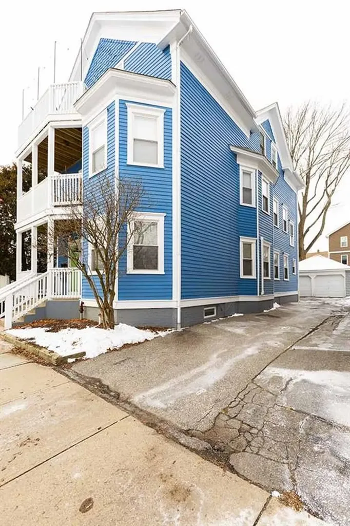 202 Rochambeau Avenue Providence RI 02906