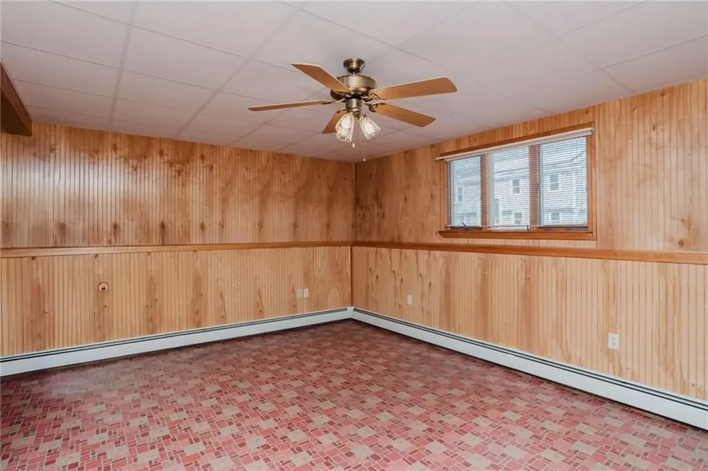 121 Kenyon Road Tiverton RI 02878