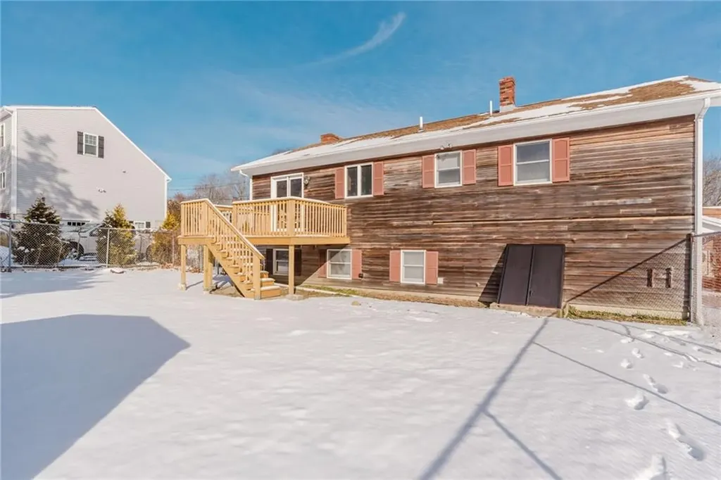 121 Kenyon Road Tiverton RI 02878