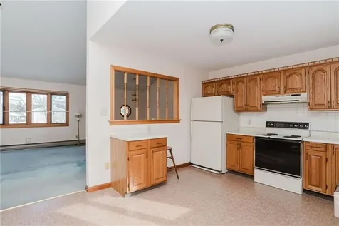 121 Kenyon Road Tiverton RI 02878