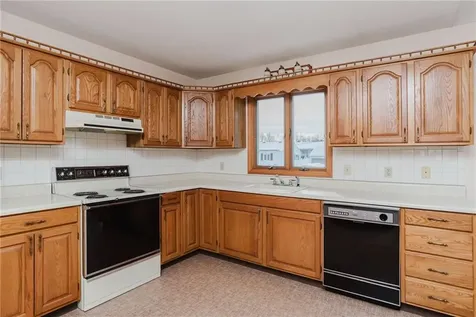 121 Kenyon Road Tiverton RI 02878