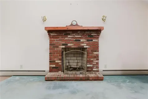 121 Kenyon Road Tiverton RI 02878