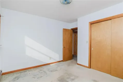 121 Kenyon Road Tiverton RI 02878