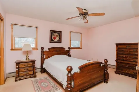 121 Kenyon Road Tiverton RI 02878