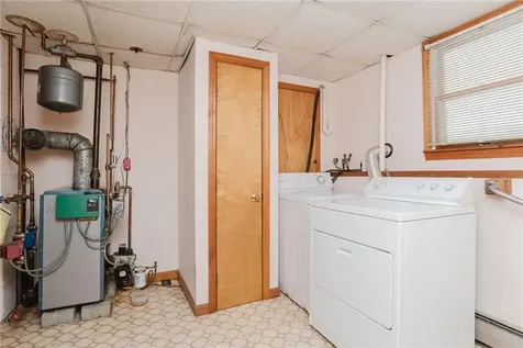 121 Kenyon Road Tiverton RI 02878