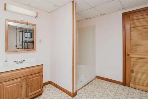 121 Kenyon Road Tiverton RI 02878