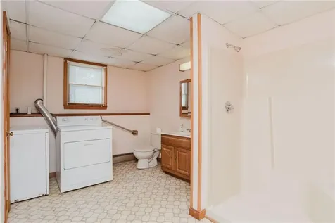 121 Kenyon Road Tiverton RI 02878