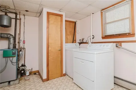 121 Kenyon Road Tiverton RI 02878