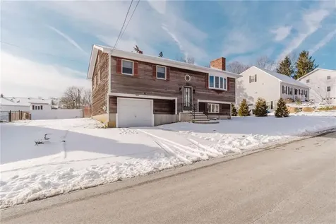 121 Kenyon Road Tiverton RI 02878