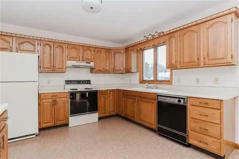 121 Kenyon Road Tiverton RI 02878