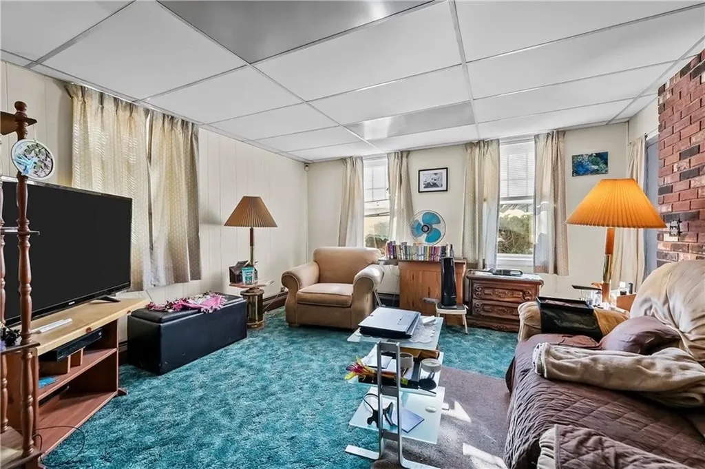 96 Columbus Avenue Pawtucket RI 02860