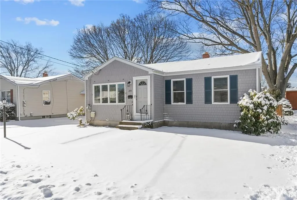 245 Annie Street Pawtucket RI 02861