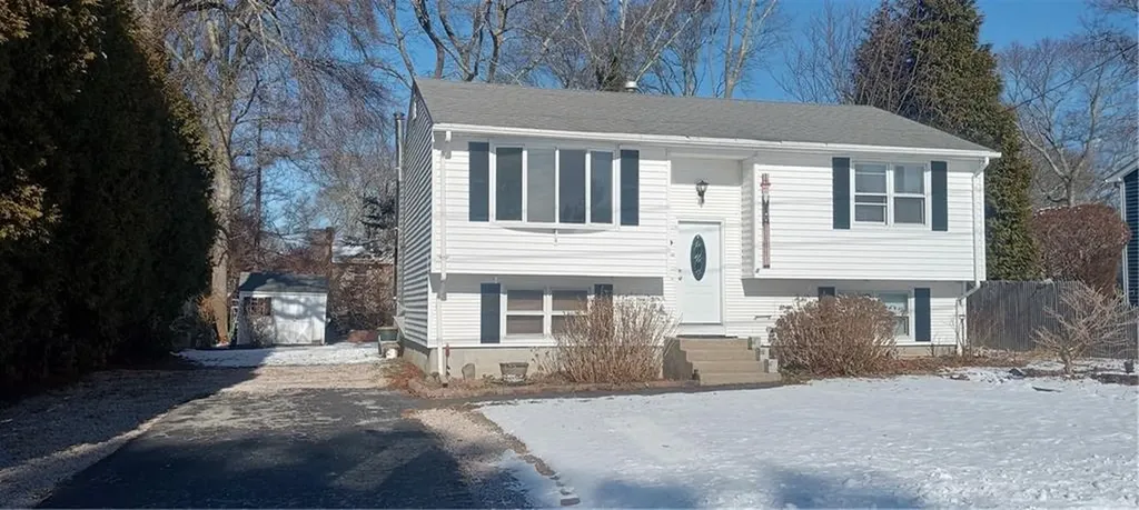 11 Edgewater Road Narragansett RI 02882