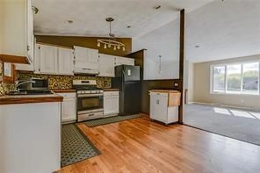 11 Edgewater Road Narragansett RI 02882