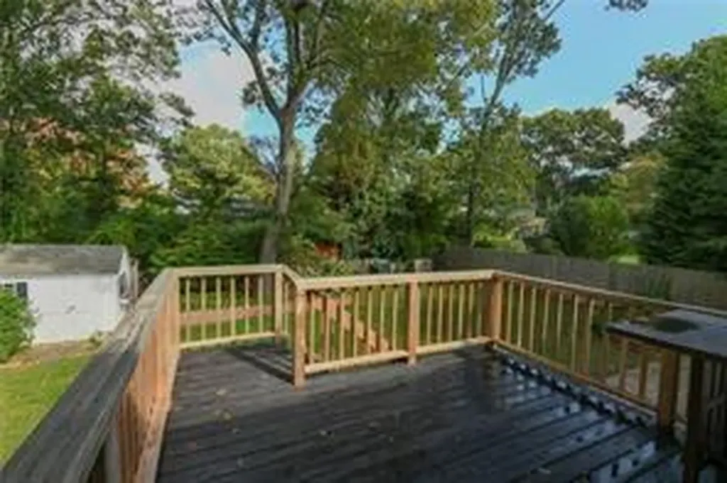 11 Edgewater Road Narragansett RI 02882
