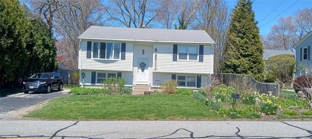 11 Edgewater Road Narragansett RI 02882