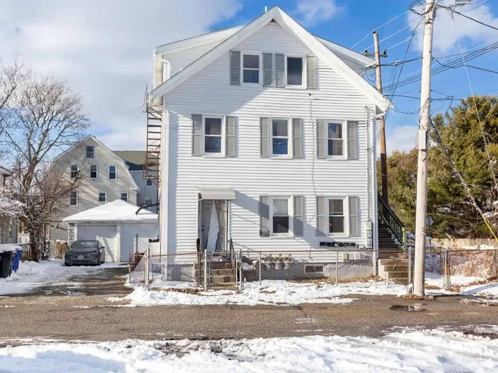 18 Kelly Street Warren RI 02885