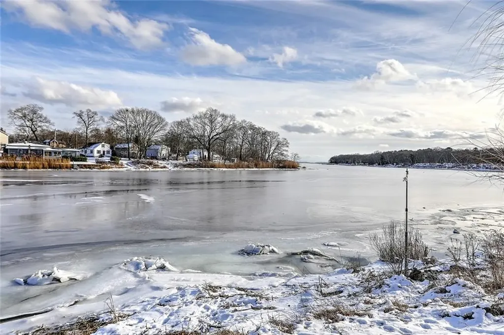 62 Hermit Drive Warwick RI 02889