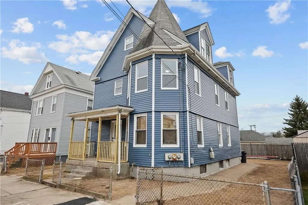 45 Melrose Avenue Pawtucket RI 02860