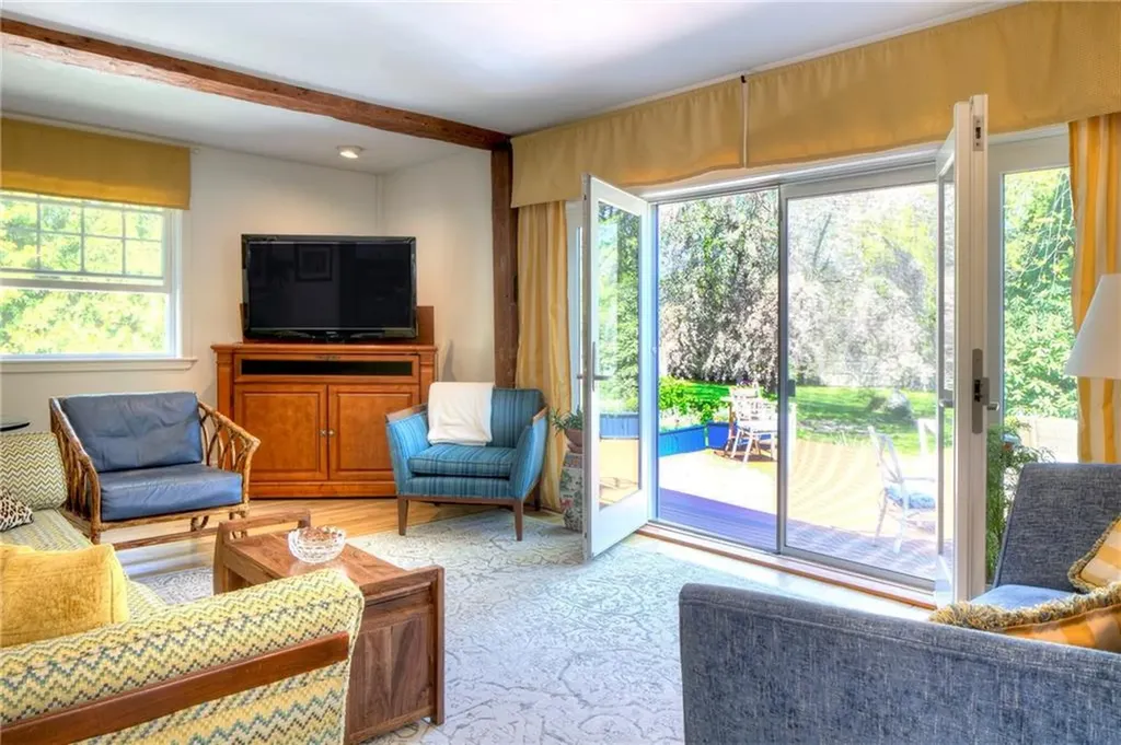 162 Rhode Island Avenue Newport RI 02840