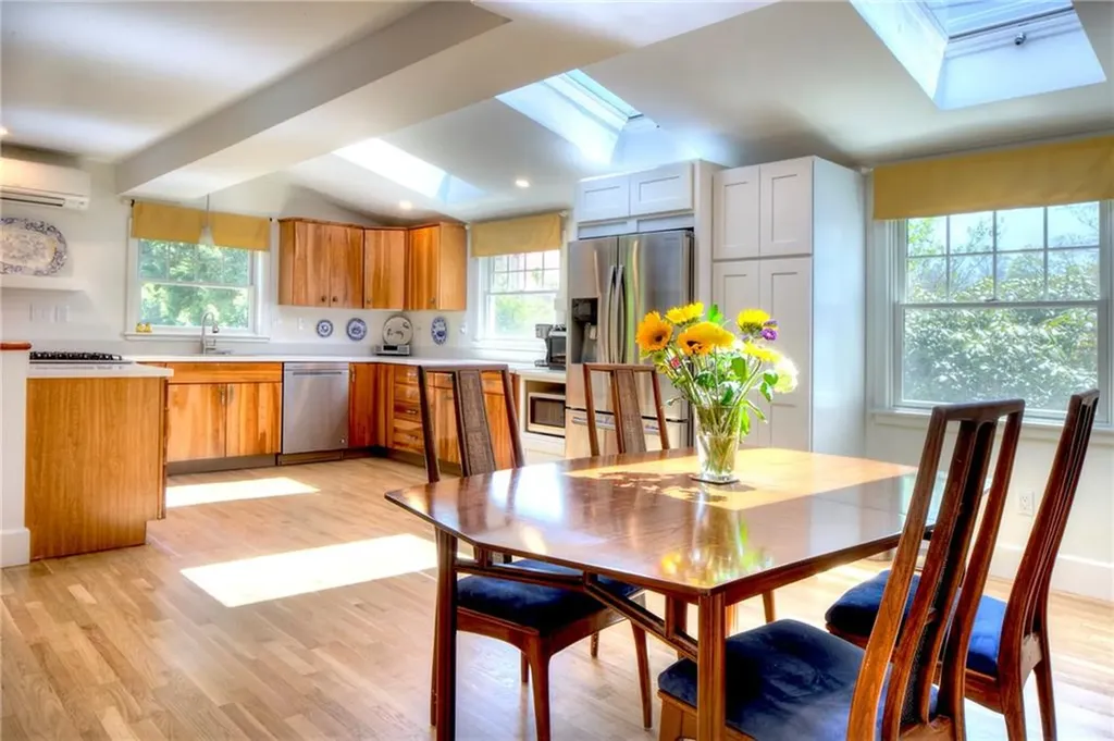 162 Rhode Island Avenue Newport RI 02840