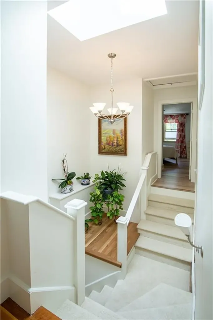 162 Rhode Island Avenue Newport RI 02840