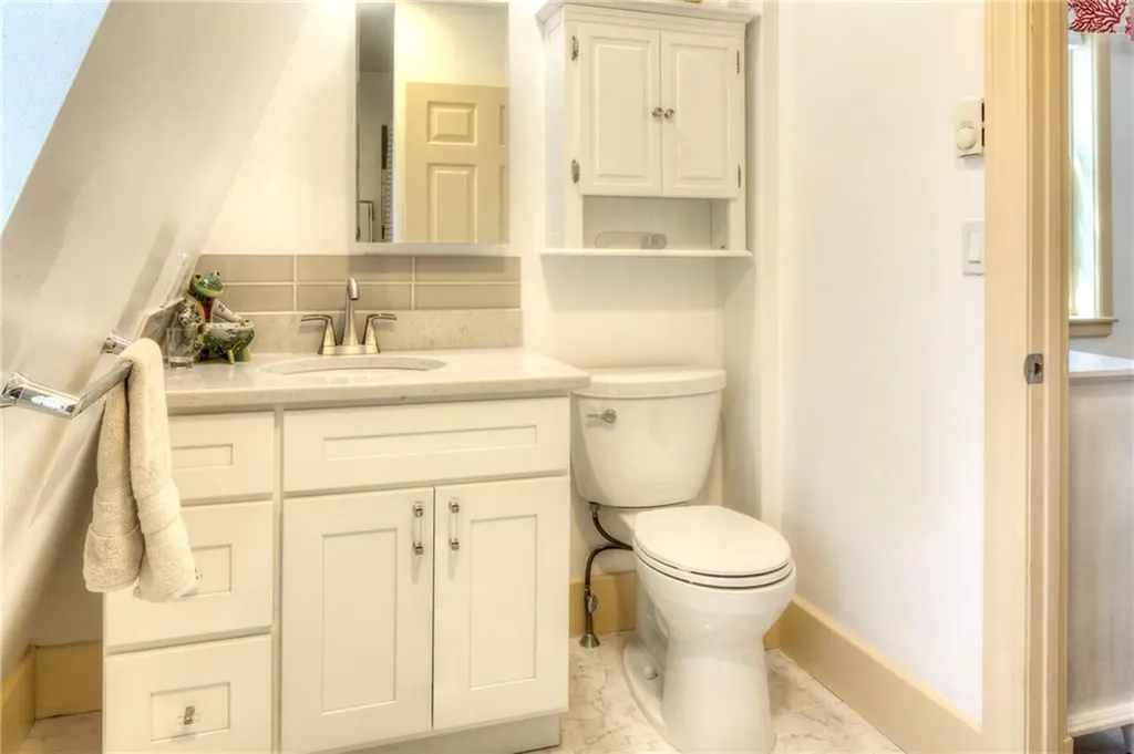 162 Rhode Island Avenue Newport RI 02840