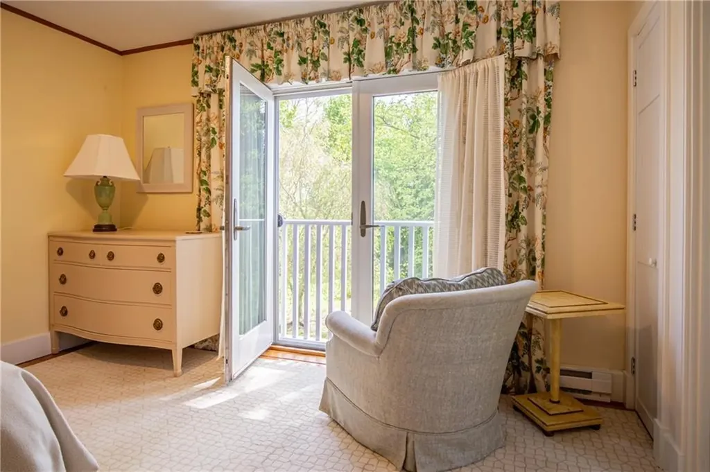 162 Rhode Island Avenue Newport RI 02840