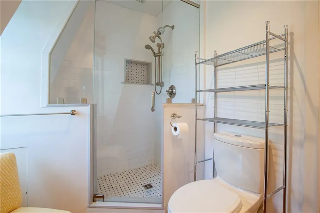 162 Rhode Island Avenue Newport RI 02840