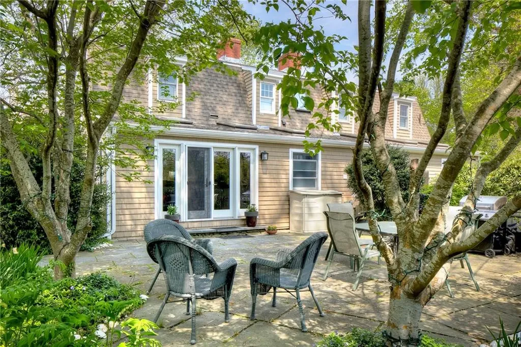 162 Rhode Island Avenue Newport RI 02840