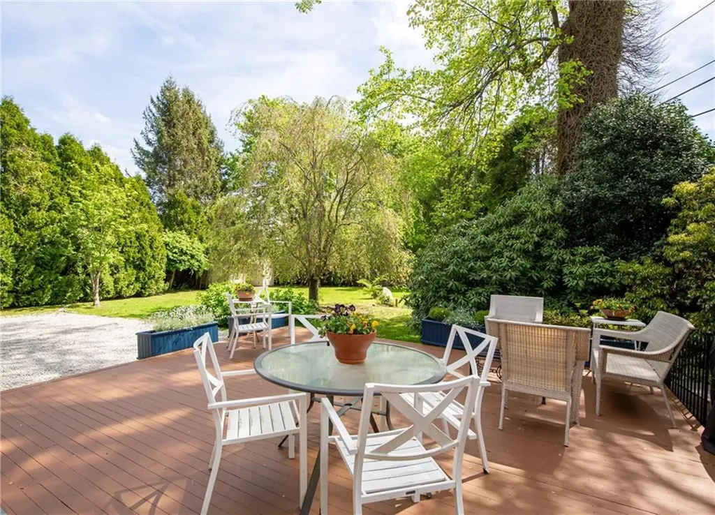 162 Rhode Island Avenue Newport RI 02840