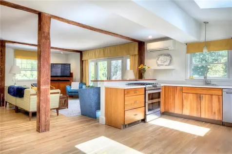 162 Rhode Island Avenue Newport RI 02840