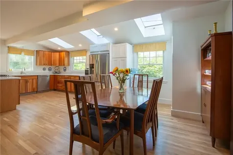 162 Rhode Island Avenue Newport RI 02840