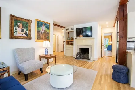 162 Rhode Island Avenue Newport RI 02840