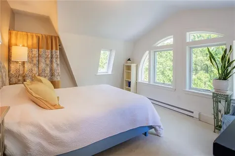 162 Rhode Island Avenue Newport RI 02840