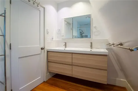 162 Rhode Island Avenue Newport RI 02840