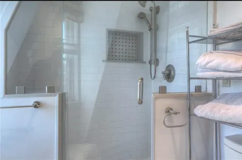 162 Rhode Island Avenue Newport RI 02840