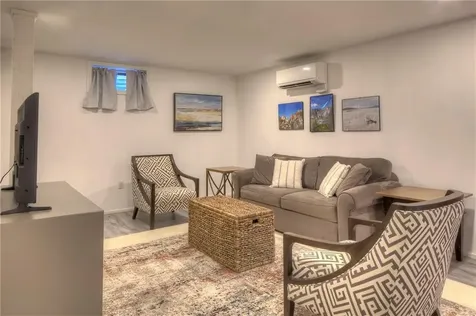 162 Rhode Island Avenue Newport RI 02840