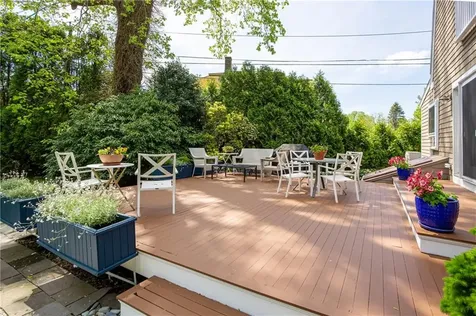 162 Rhode Island Avenue Newport RI 02840