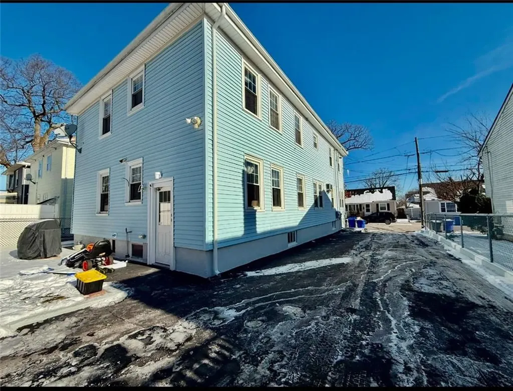 81 83 Young Street Pawtucket RI 02860