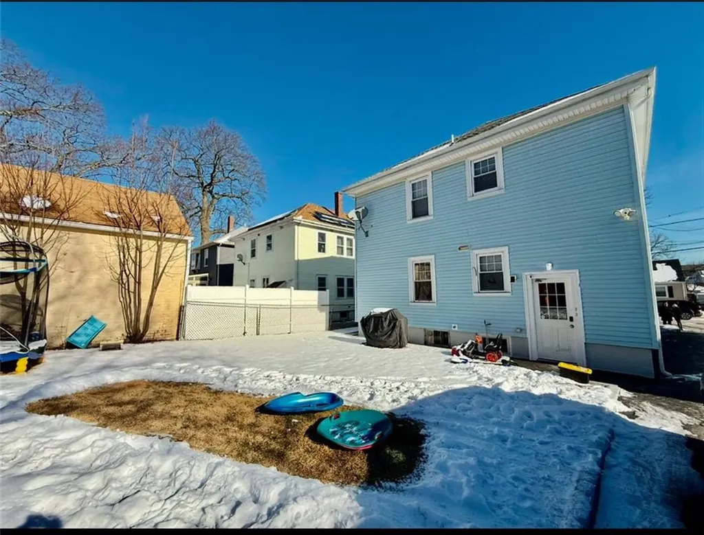 81 83 Young Street Pawtucket RI 02860