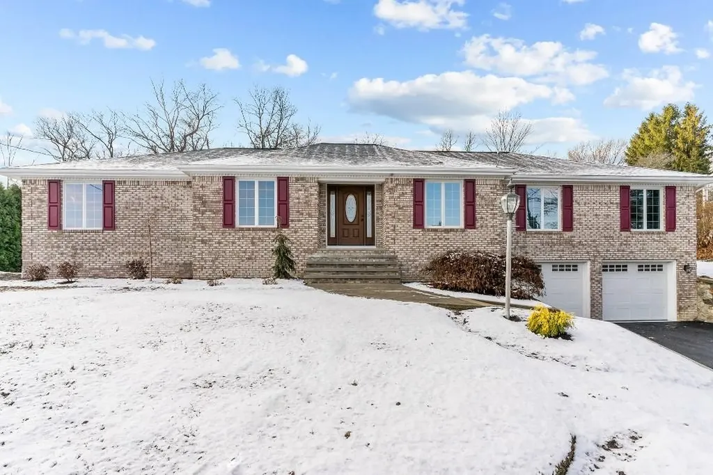 66 Kimberly Lane Cranston RI 02921