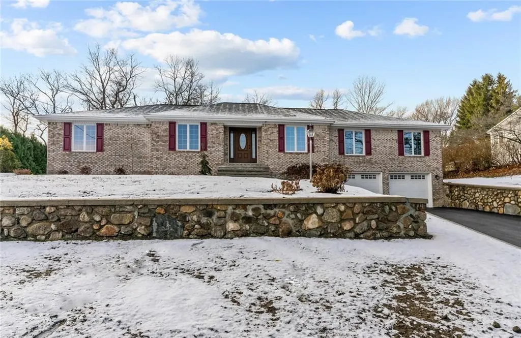 66 Kimberly Lane Cranston RI 02921