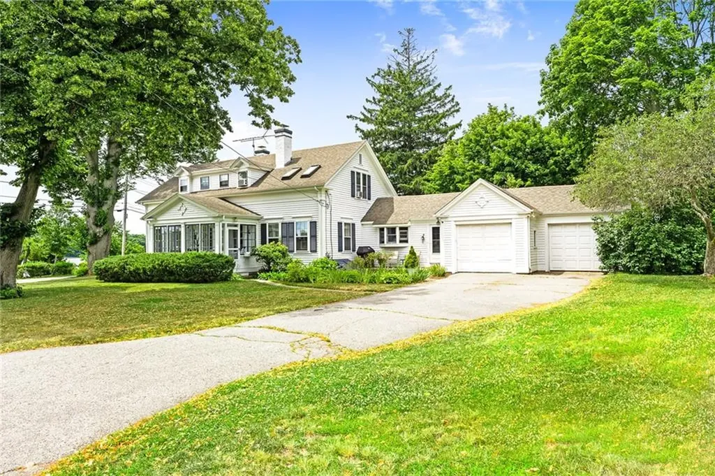 133 New Meadow Road Barrington RI 02806