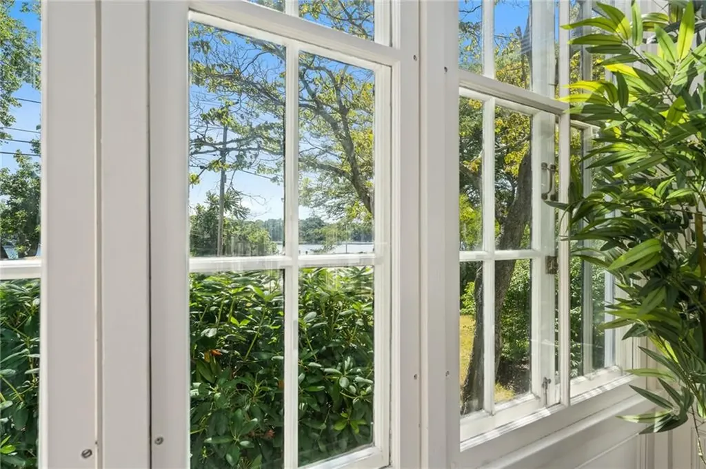 133 New Meadow Road Barrington RI 02806