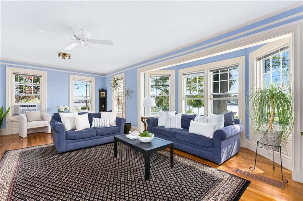 133 New Meadow Road Barrington RI 02806