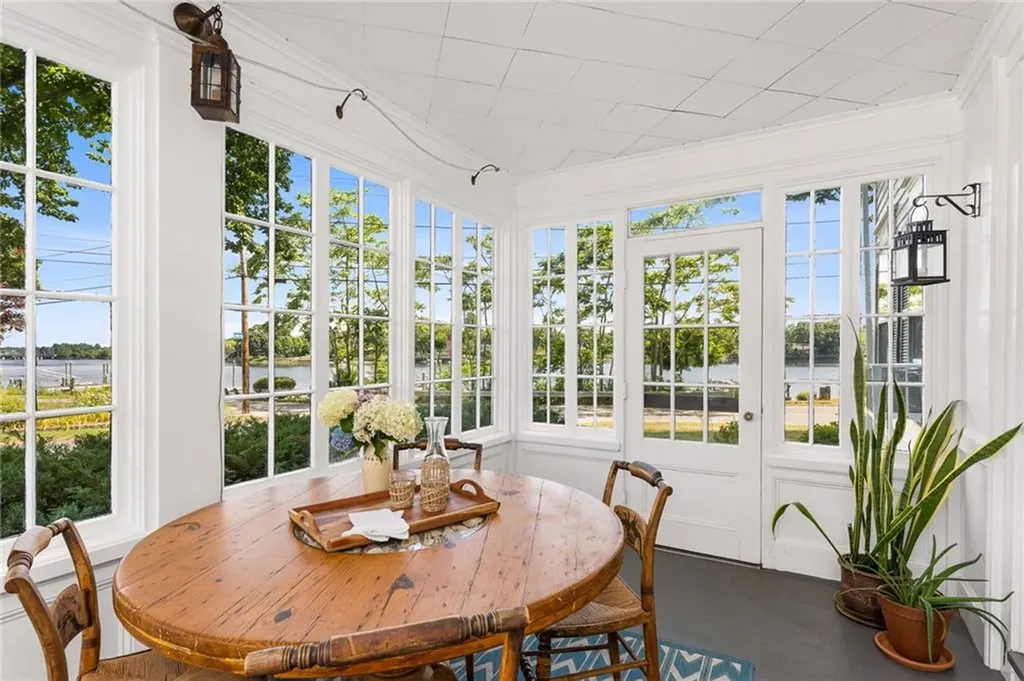 133 New Meadow Road Barrington RI 02806