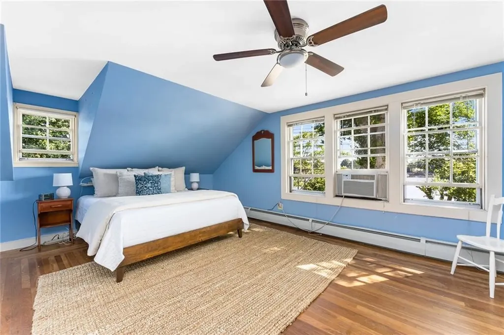 133 New Meadow Road Barrington RI 02806
