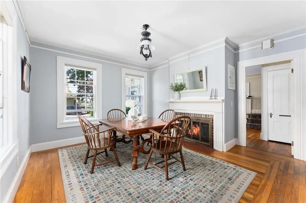 133 New Meadow Road Barrington RI 02806